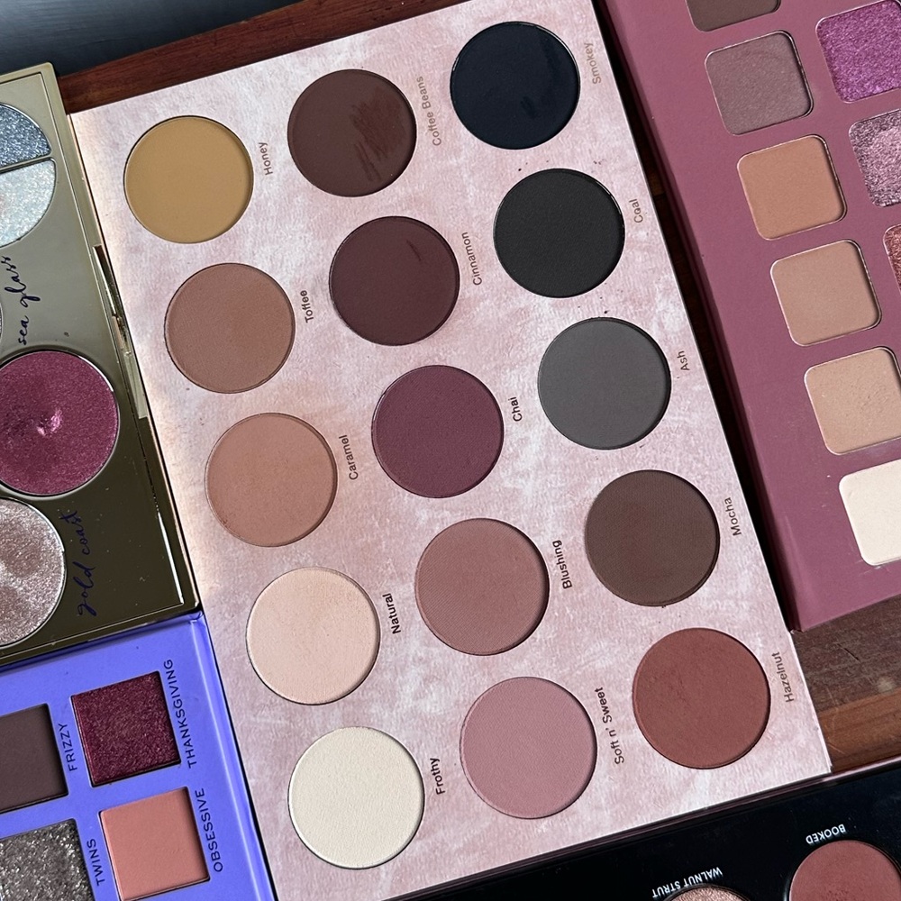 LOT of 7 Eye Shadow Palettes - Tarte, Artist Couture, One/Size, Juvia’s Place.. - Picture 3 of 9